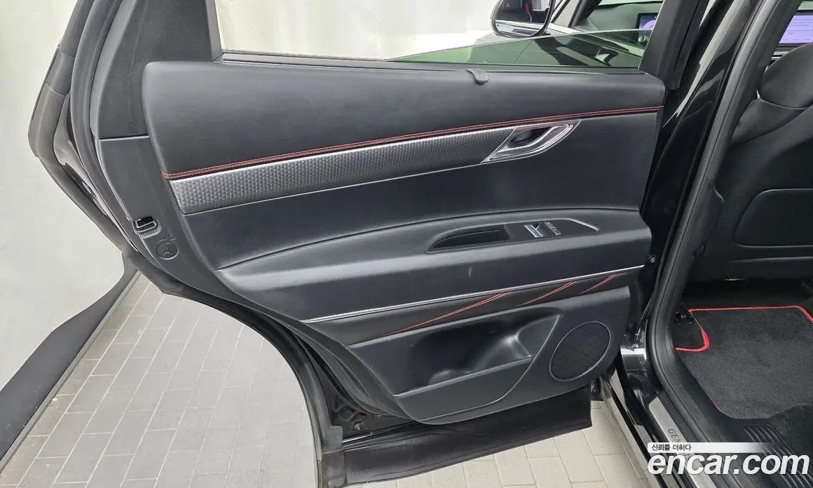 Genesis GV80 2024 2.5 автомат (гидро), фото 15 Genesis GV80 2024 2.5 автомат (гидро), фото 15
