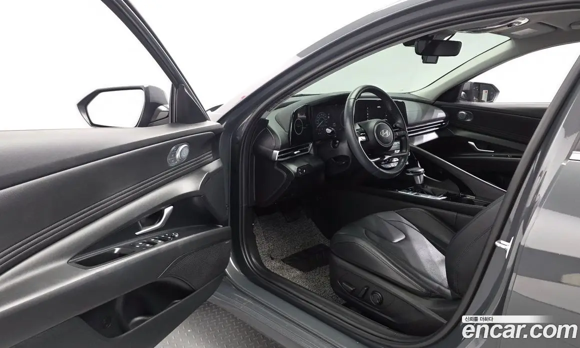 Hyundai Avante 2023 1.6 автомат (гидро), фото 13