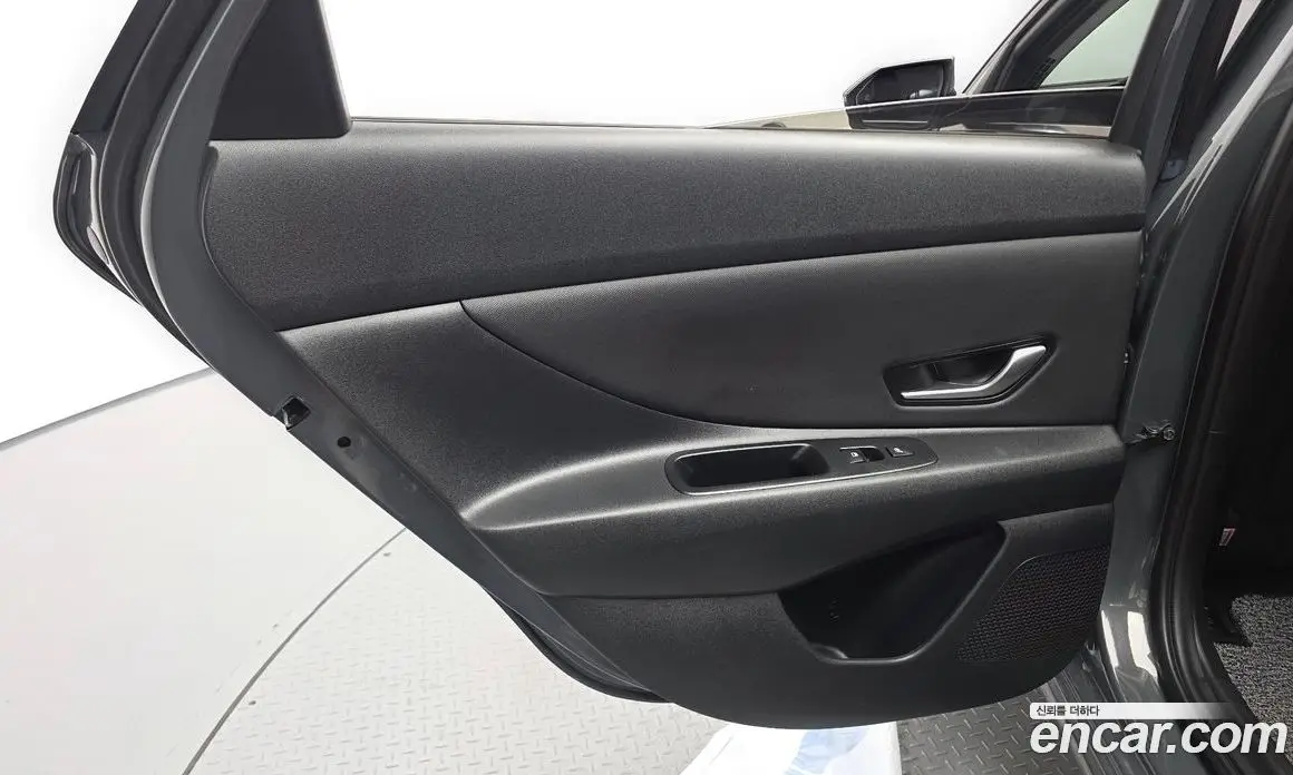 Hyundai Avante 2023 1.6 автомат (гидро), фото 15