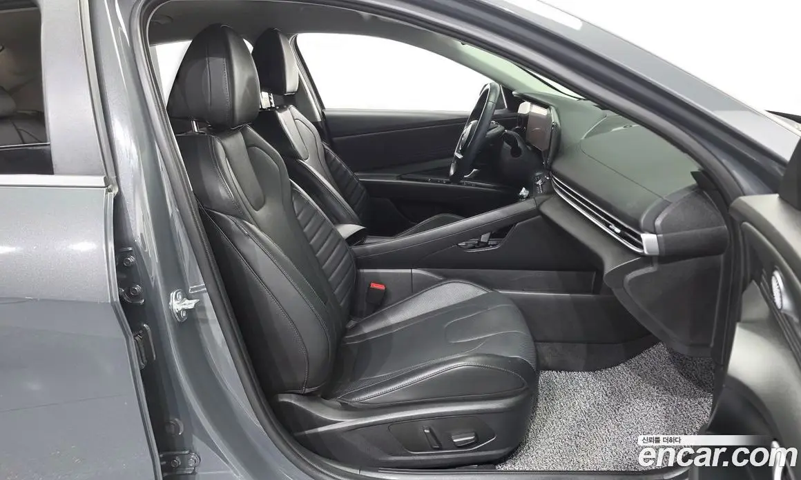 Hyundai Avante 2023 1.6 автомат (гидро), фото 17