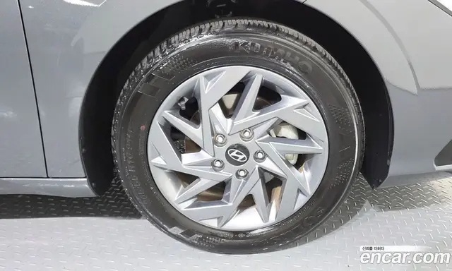 Hyundai Avante 2023 1.6 автомат (гидро), миниатюра 7