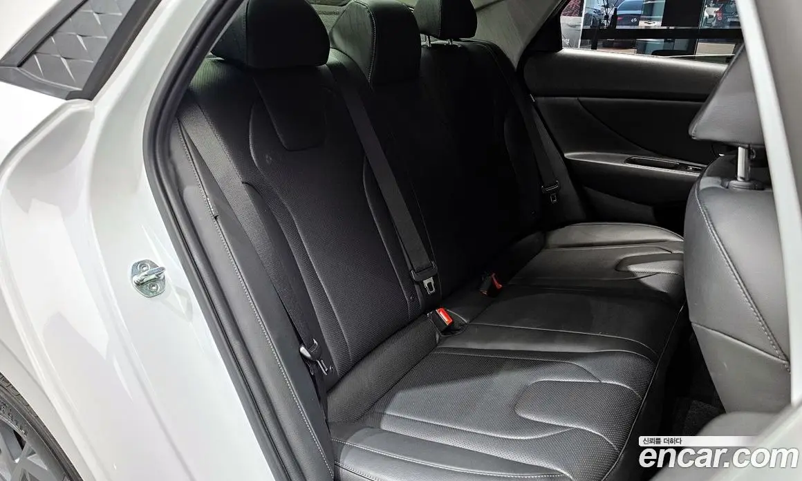 Hyundai Avante 2024 1.6 автомат (гидро), фото 18