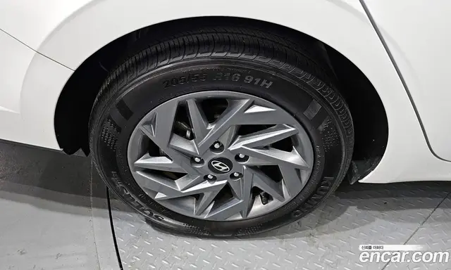 Hyundai Avante 2024 1.6 автомат (гидро), миниатюра 5