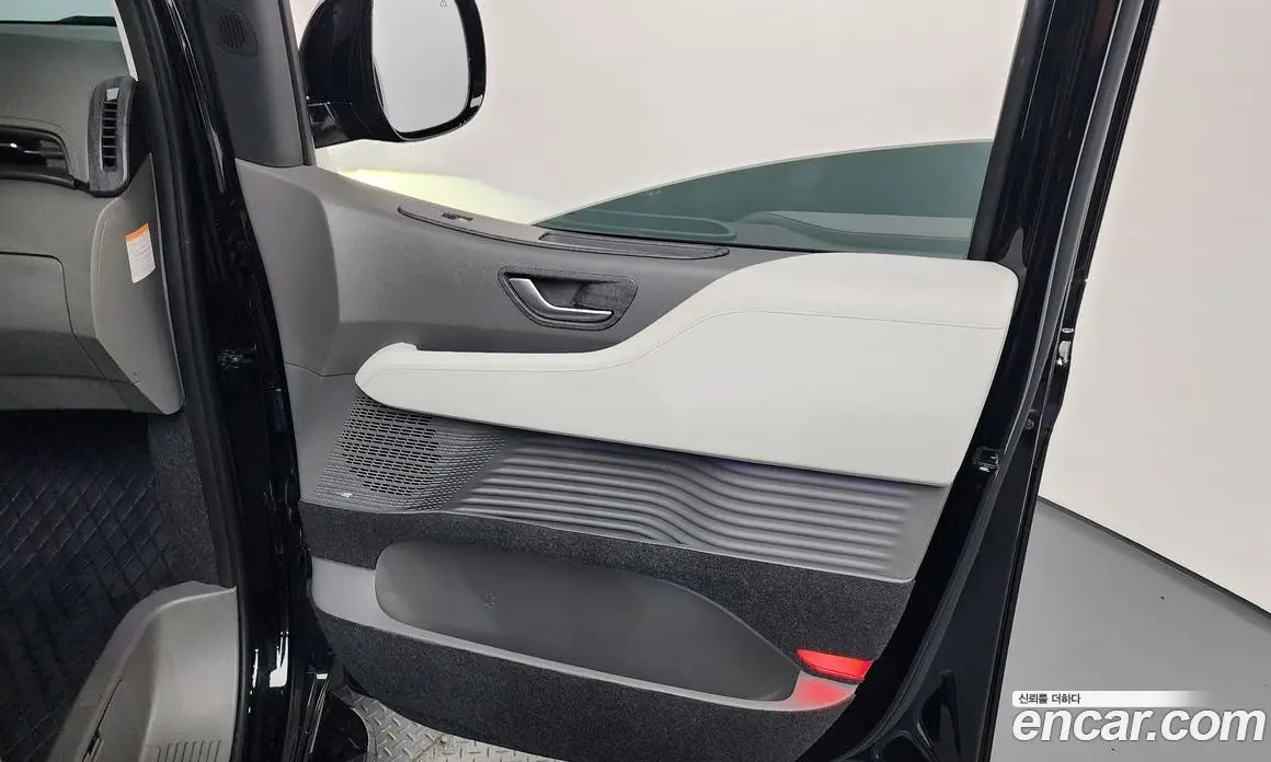 Hyundai Staria 2024 1.6 автомат (гидро), фото 14