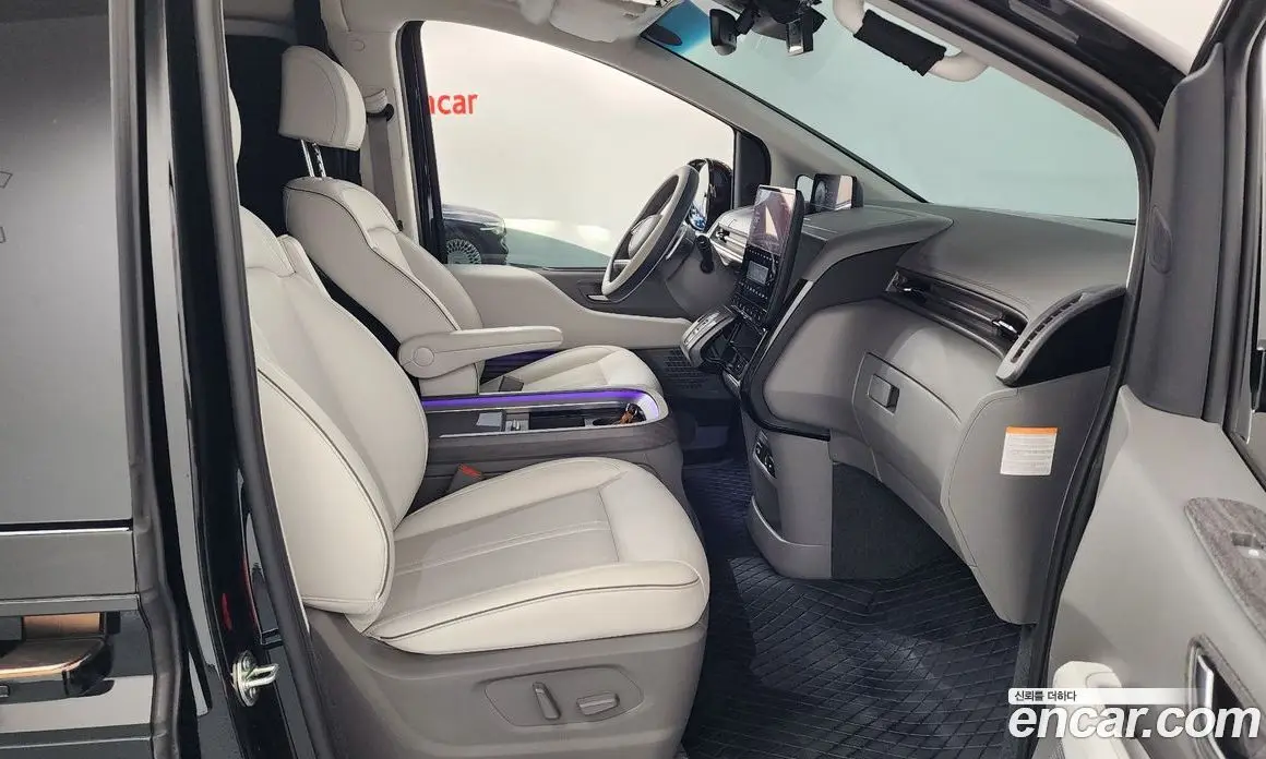 Hyundai Staria 2024 1.6 автомат (гидро), фото 16