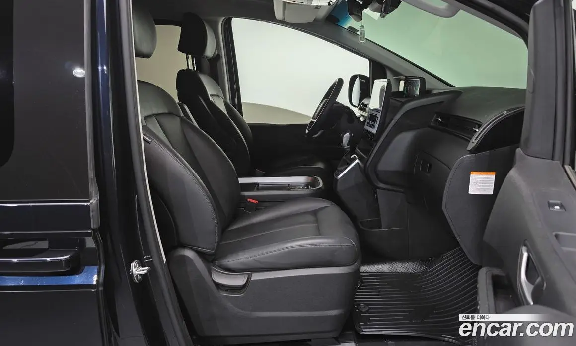 Hyundai Staria 2024 1.6 автомат (гидро), фото 16