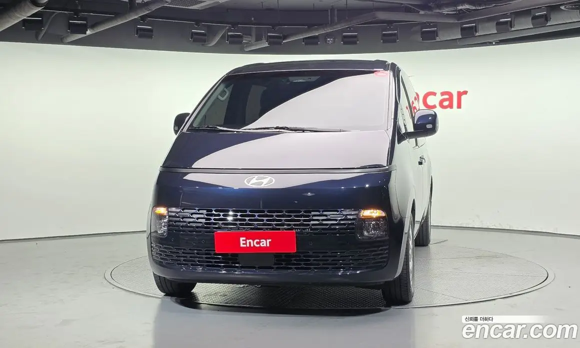Hyundai Staria 2024 1.6 автомат (гидро), фото 3