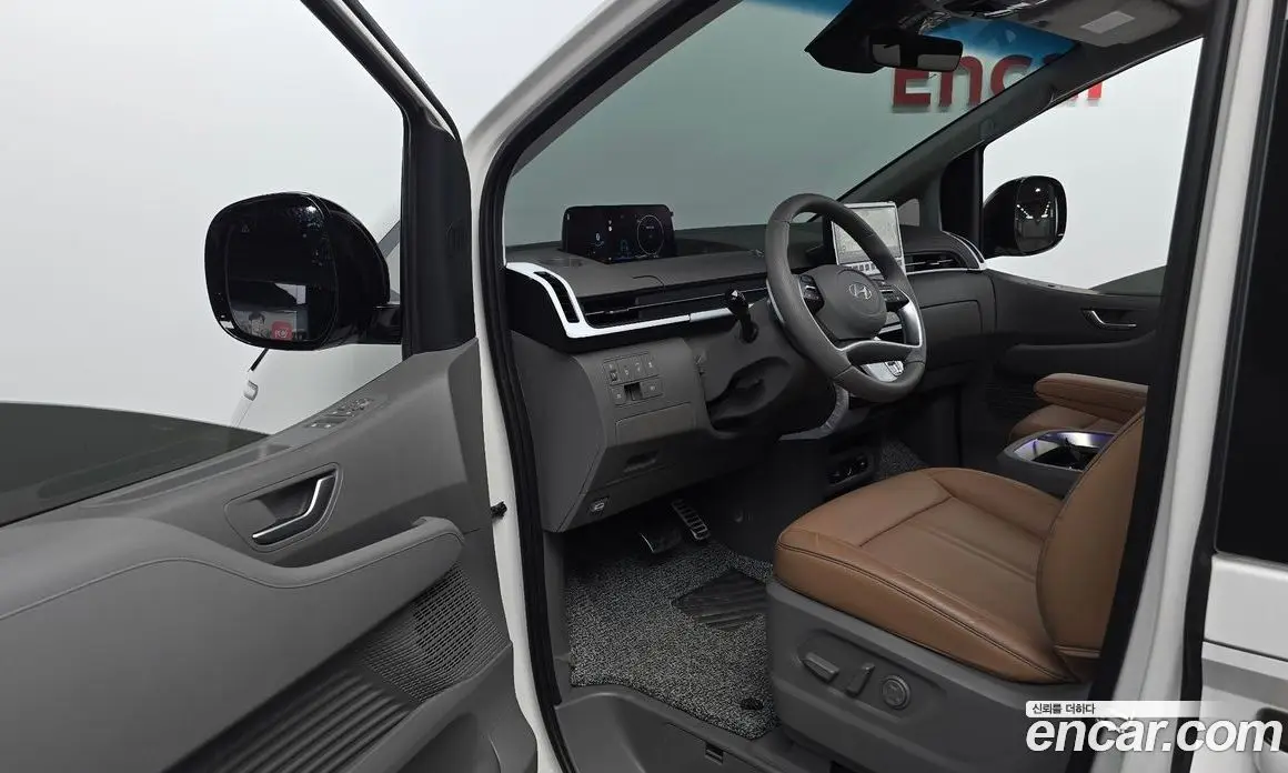 Hyundai Staria 2025 2.2 автомат (гидро), фото 12