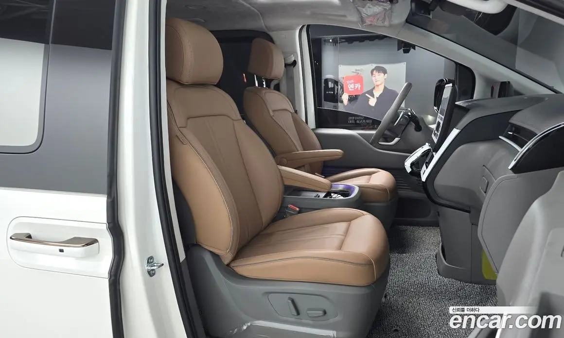 Hyundai Staria 2025 2.2 автомат (гидро), фото 16