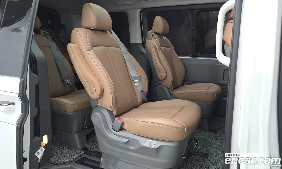 Hyundai Staria 2025 2.2 автомат (гидро), фото 17