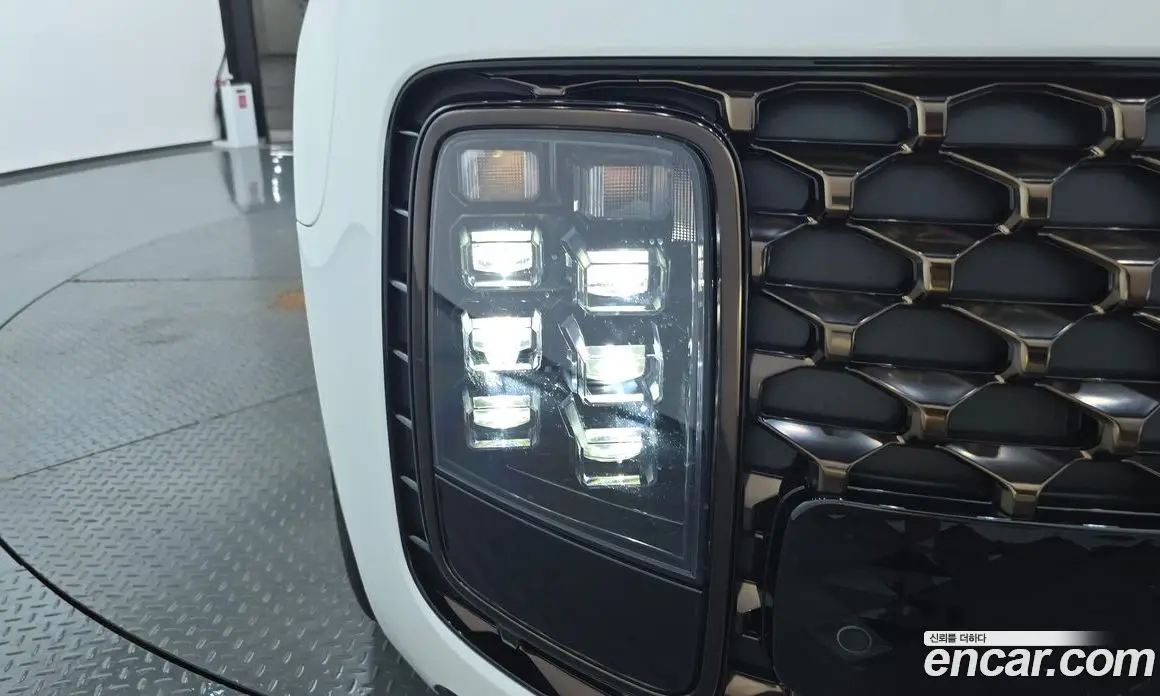 Hyundai Staria 2025 2.2 автомат (гидро), фото 7