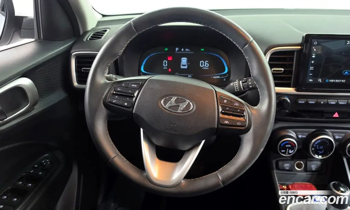 Hyundai Venue 2023 1.6 автомат (гидро), фото 18
