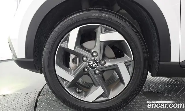 Hyundai Venue 2023 1.6 автомат (гидро), миниатюра 5