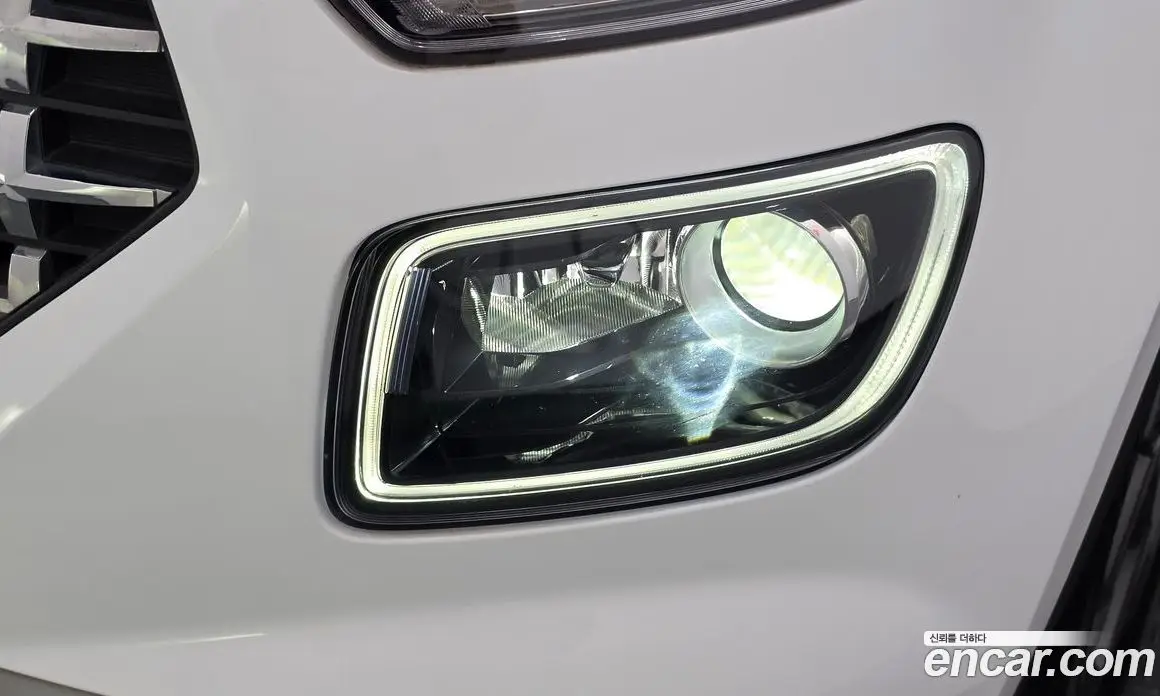 Hyundai Venue 2023 1.6 автомат (гидро), фото 8