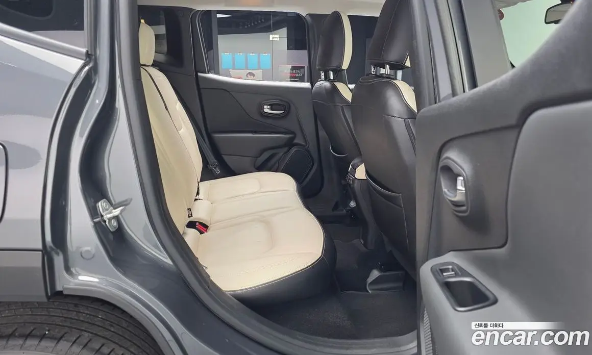 Jeep Renegade 2022 1.3 автомат (гидро), фото 18 Jeep Renegade 2022 1.3 автомат (гидро), фото 18