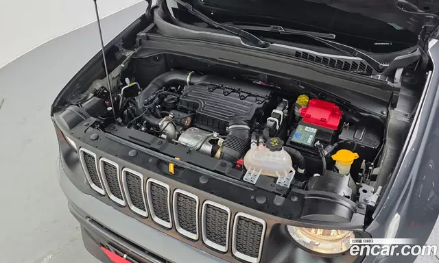 Jeep Renegade 2022 1.3 автомат (гидро), миниатюра 6 Jeep Renegade 2022 1.3 автомат (гидро), миниатюра 6