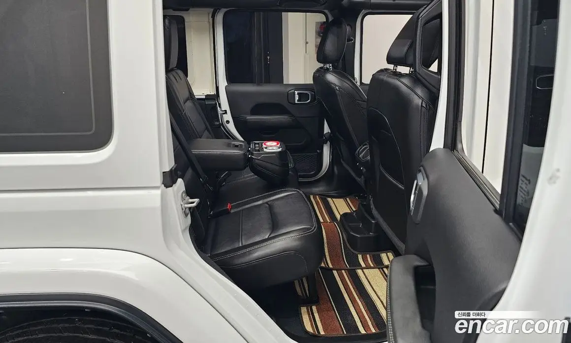 Jeep Wrangler 2023 2.0 автомат (гидро), фото 17