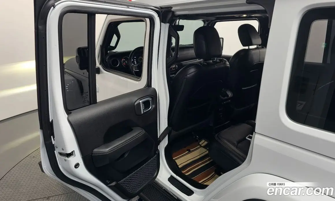 Jeep Wrangler 2023 2.0 автомат (гидро), фото 18
