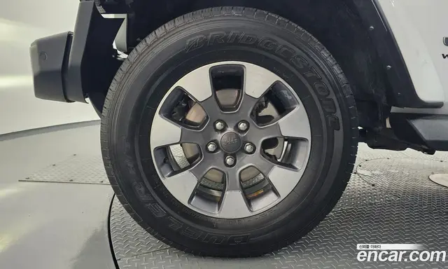 Jeep Wrangler 2023 2.0 автомат (гидро), миниатюра 5