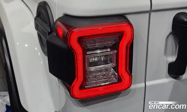 Jeep Wrangler 2023 2.0 автомат (гидро), миниатюра 9