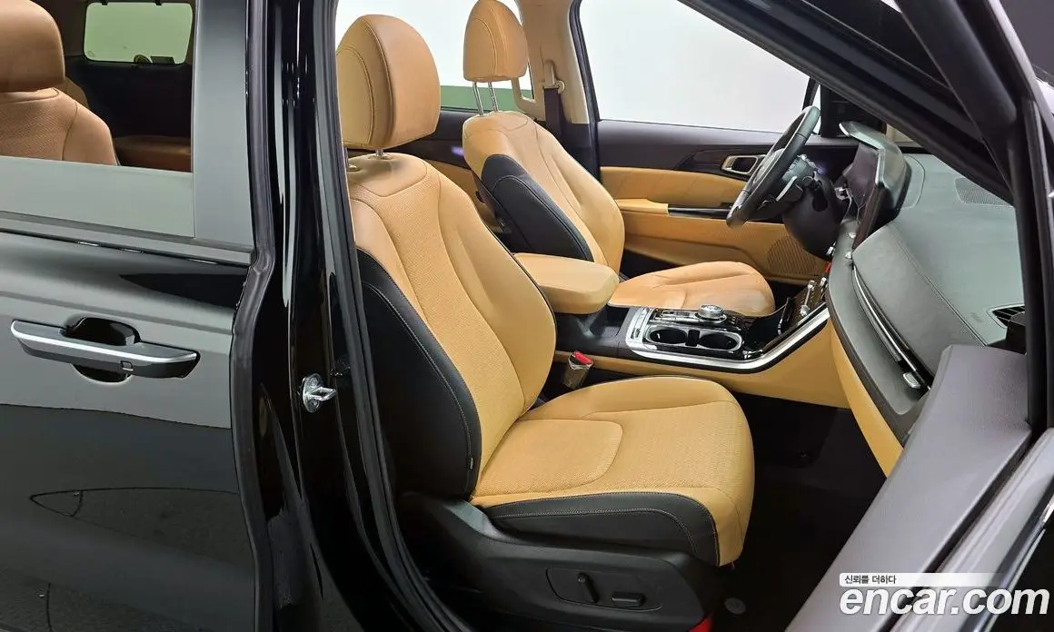 Kia Carnival 2023 2.2 автомат (гидро), фото 18 Kia Carnival 2023 2.2 автомат (гидро), фото 18