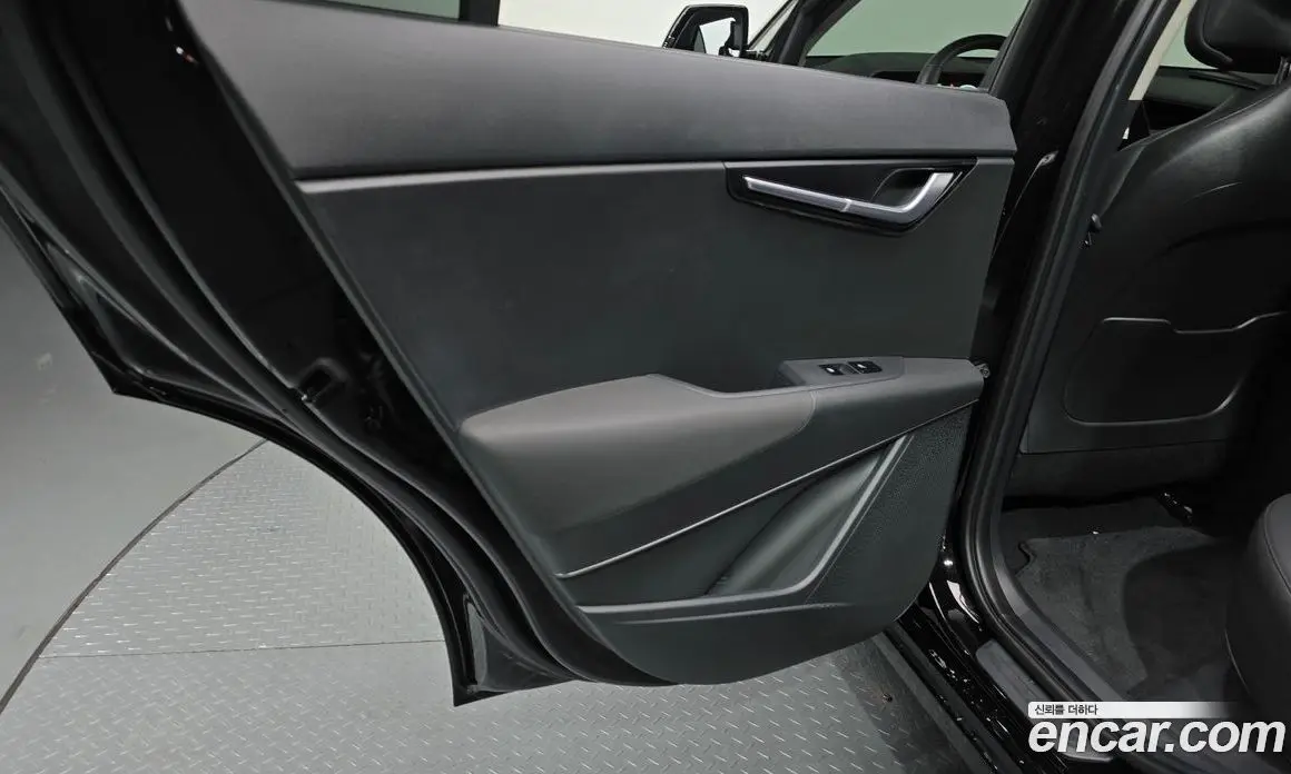 Kia Niro 2023 0.2 автомат (гидро), фото 14