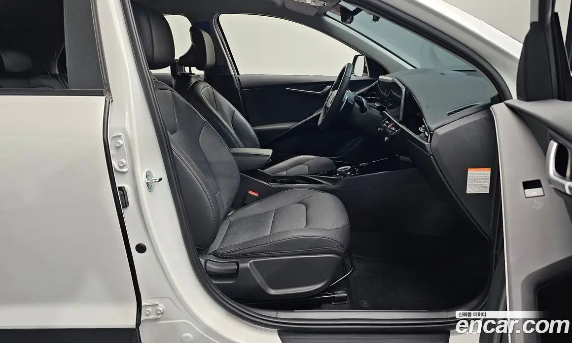 Kia Niro 2026 1.6 автомат (гидро), фото 15 Kia Niro 2026 1.6 автомат (гидро), фото 15