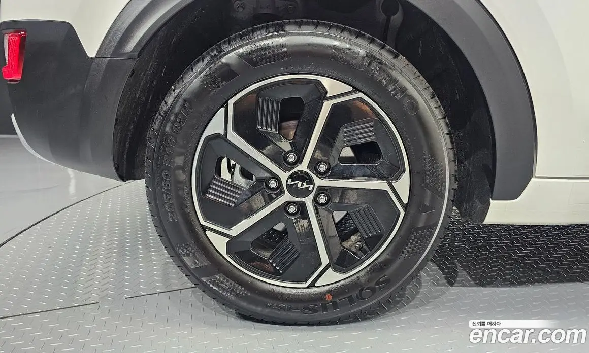 Kia Niro 2026 1.6 автомат (гидро), фото 4 Kia Niro 2026 1.6 автомат (гидро), фото 4