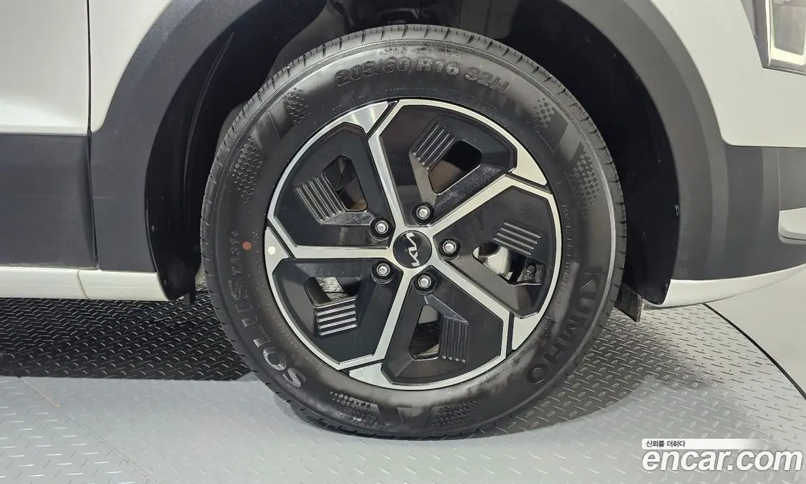 Kia Niro 2026 1.6 автомат (гидро), фото 6 Kia Niro 2026 1.6 автомат (гидро), фото 6