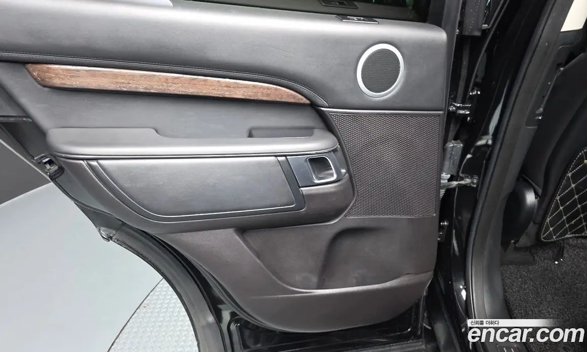 Land Rover Discovery 2018 3.0 автомат (гидро), фото 15 Land Rover Discovery 2018 3.0 автомат (гидро), фото 15