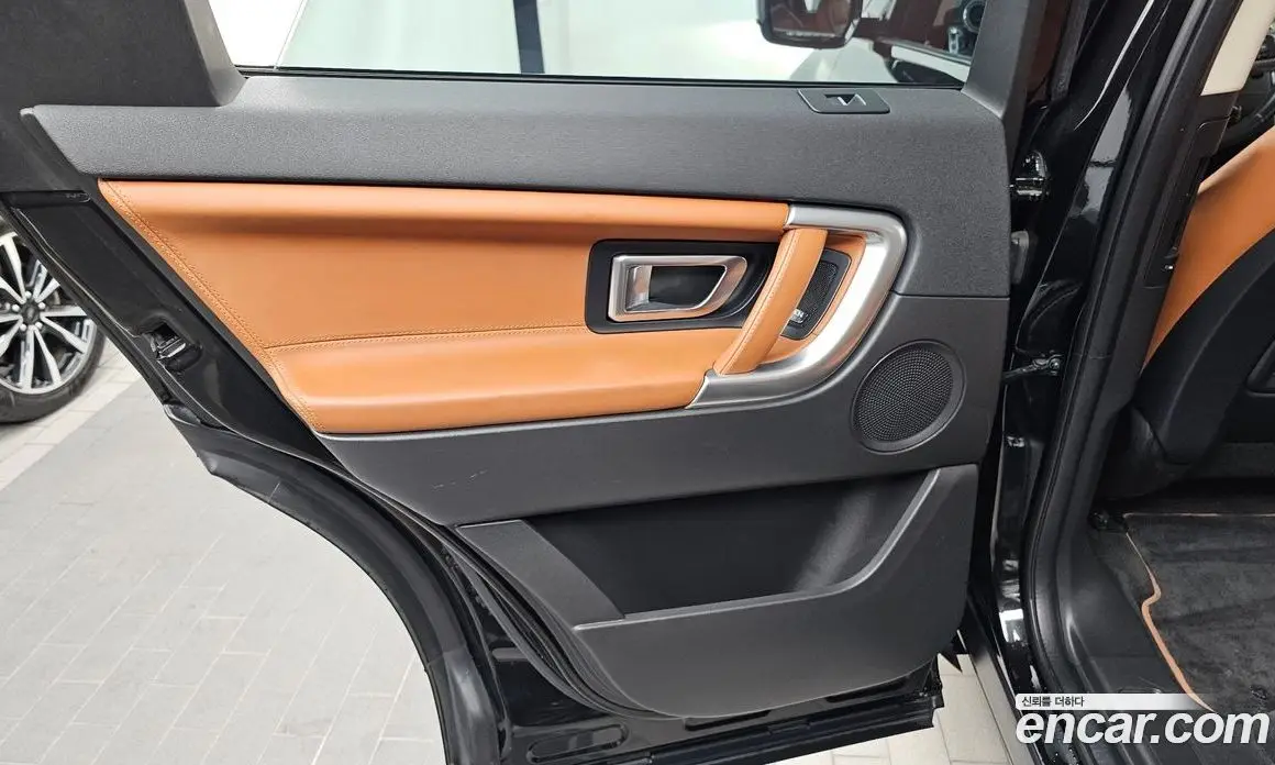Land Rover Discovery Sport 2017 2.0 автомат (гидро), фото 15 Land Rover Discovery Sport 2017 2.0 автомат (гидро), фото 15