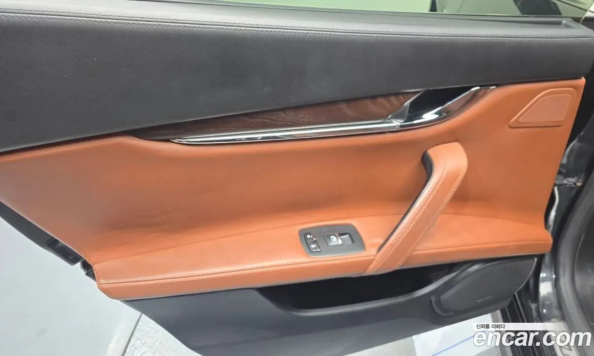 Maserati Quattroporte 2015 3.0 автомат (гидро), фото 15