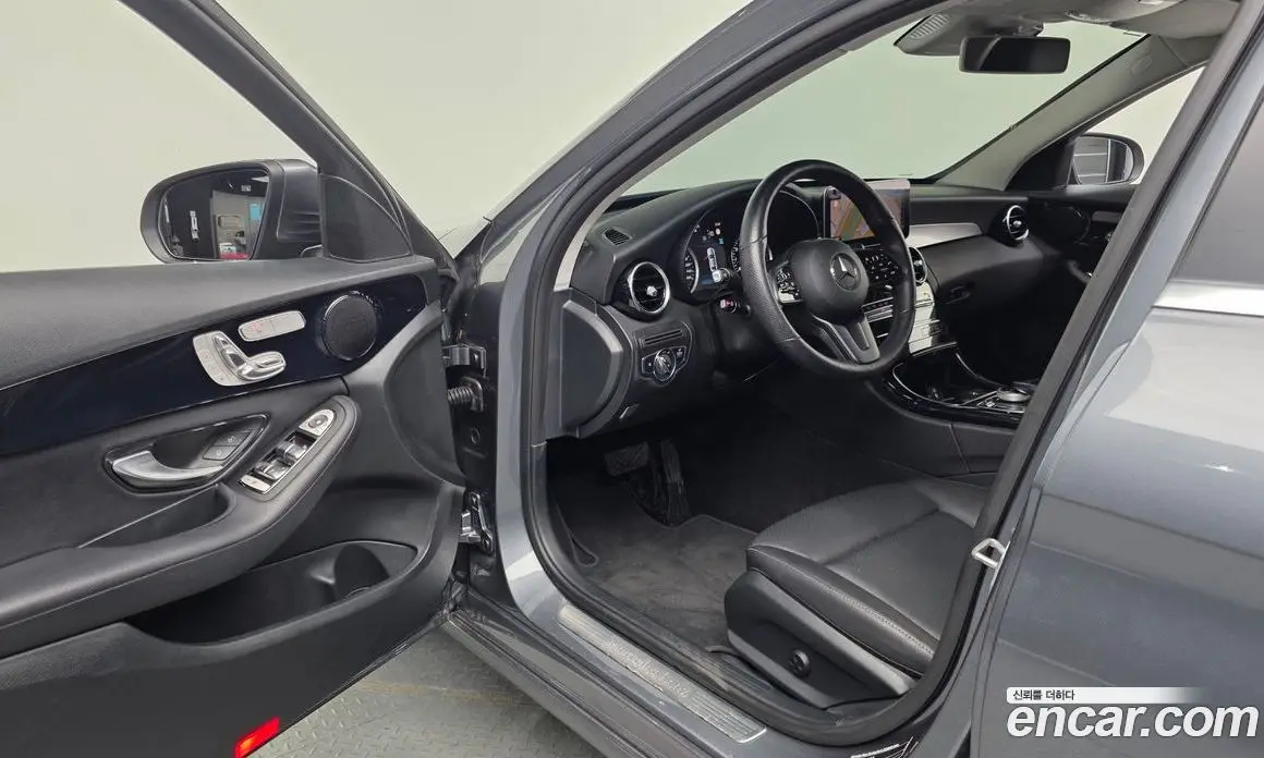 Mercedes-Benz C-Class 2019 2.0 автомат (гидро), фото 12