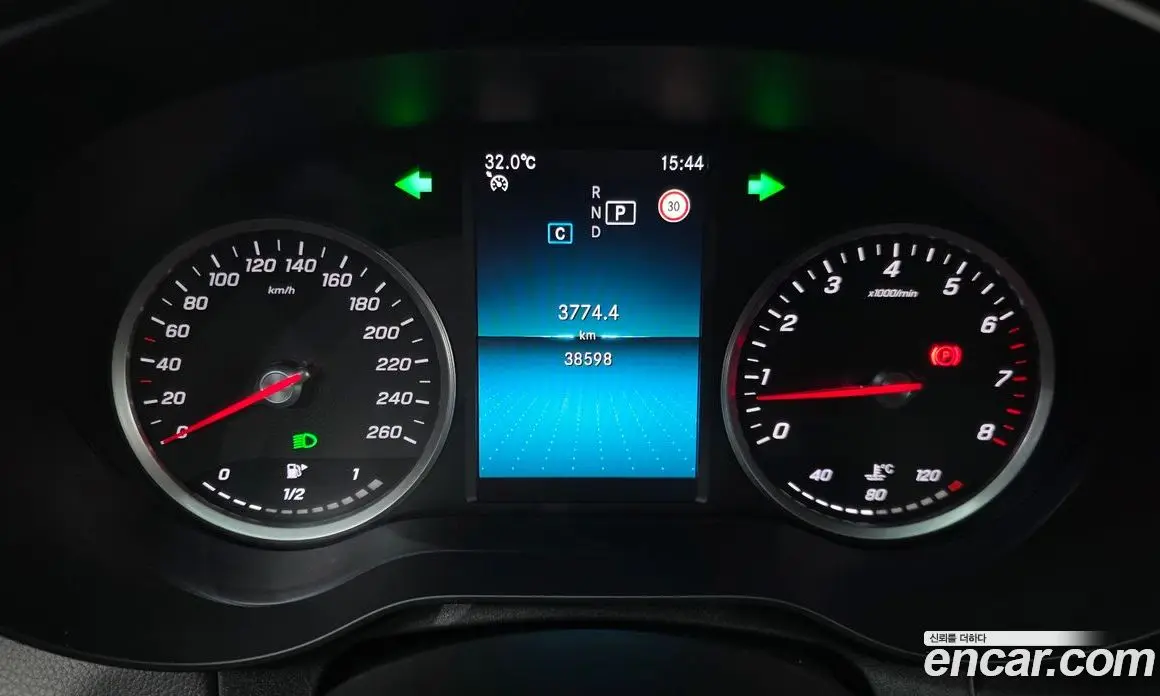 Mercedes-Benz C-Class 2019 2.0 автомат (гидро), фото 10