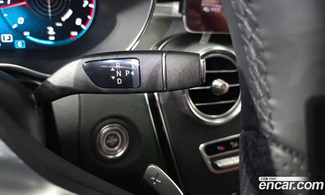 Mercedes-Benz C-Class 2023 2.0 автомат (гидро), миниатюра 12