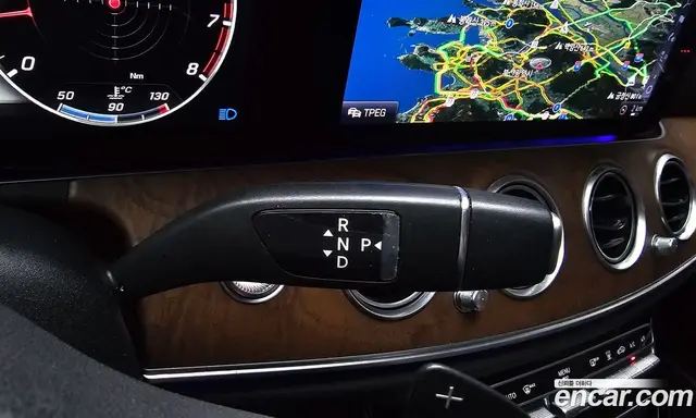 Mercedes-Benz E-Class 2019 2.0 автомат (гидро), миниатюра 12