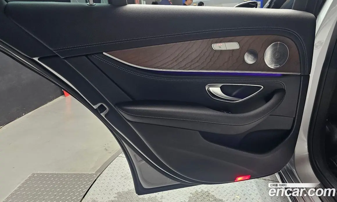 Mercedes-Benz E-Class 2019 2.0 автомат (гидро), фото 15
