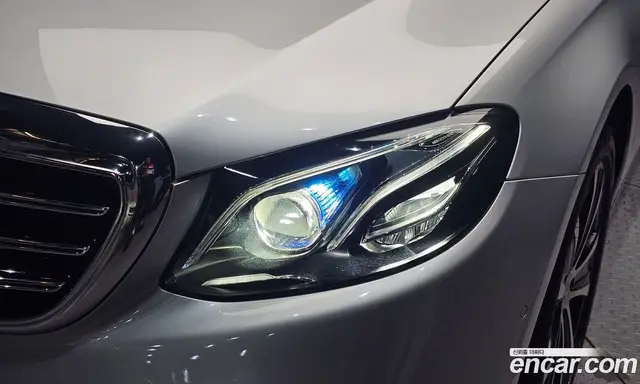 Mercedes-Benz E-Class 2019 2.0 автомат (гидро), миниатюра 8