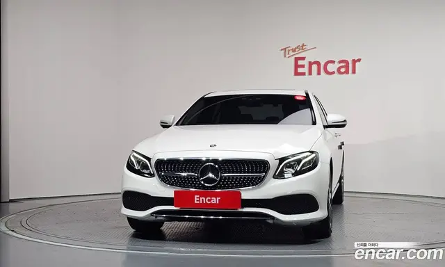 Mercedes-Benz E-Class 2019 2.0 автомат (гидро), миниатюра 3