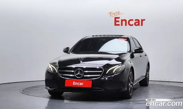 Mercedes-Benz E-Class 2020 2.0 автомат (гидро), миниатюра 2