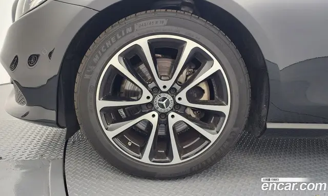 Mercedes-Benz E-Class 2020 2.0 автомат (гидро), миниатюра 4