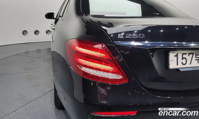 Mercedes-Benz E-Class 2020 2.0 автомат (гидро), миниатюра 8