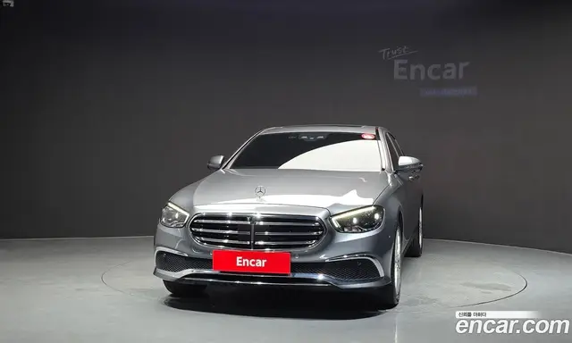 Mercedes-Benz E-Class 2022 2.0 автомат (гидро), миниатюра 3
