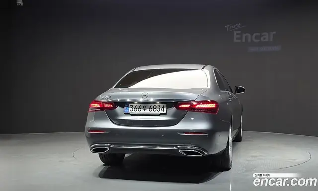 Mercedes-Benz E-Class 2022 2.0 автомат (гидро), миниатюра 4