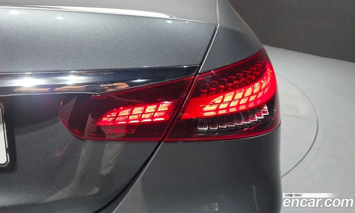 Mercedes-Benz E-Class 2022 2.0 автомат (гидро), фото 9