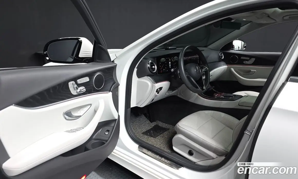 Mercedes-Benz E-Class 2023 2.0 автомат (гидро), фото 13