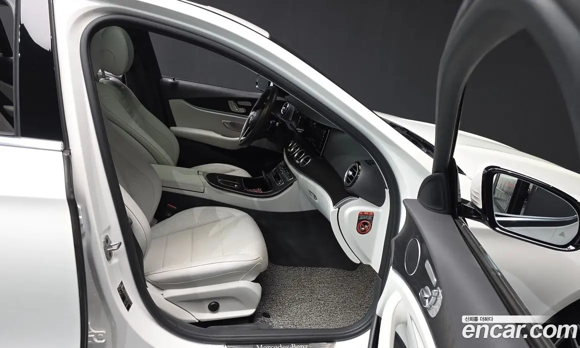 Mercedes-Benz E-Class 2023 2.0 автомат (гидро), фото 17