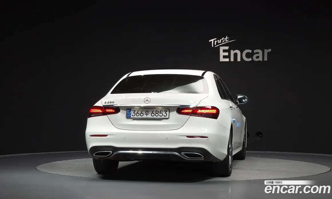 Mercedes-Benz E-Class 2023 2.0 автомат (гидро), фото 4