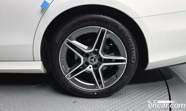 Mercedes-Benz E-Class 2023 2.0 автомат (гидро), миниатюра 7