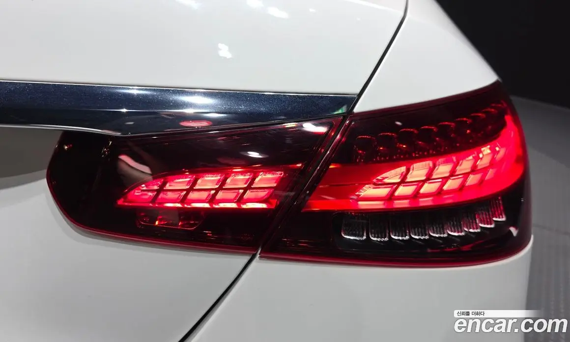 Mercedes-Benz E-Class 2023 2.0 автомат (гидро), фото 9